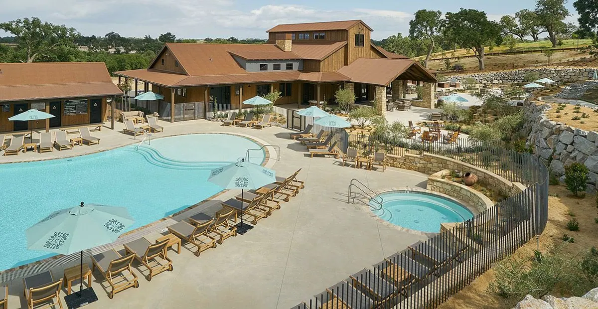 Cava Robles RV Resort property